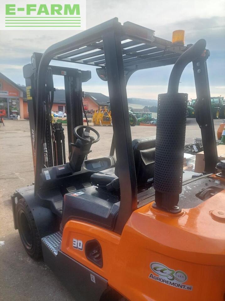 Doosan D30NXS - Вилочный погрузчик: фото 3 Doosan D30NXS - Вилочный погрузчик: фото 3