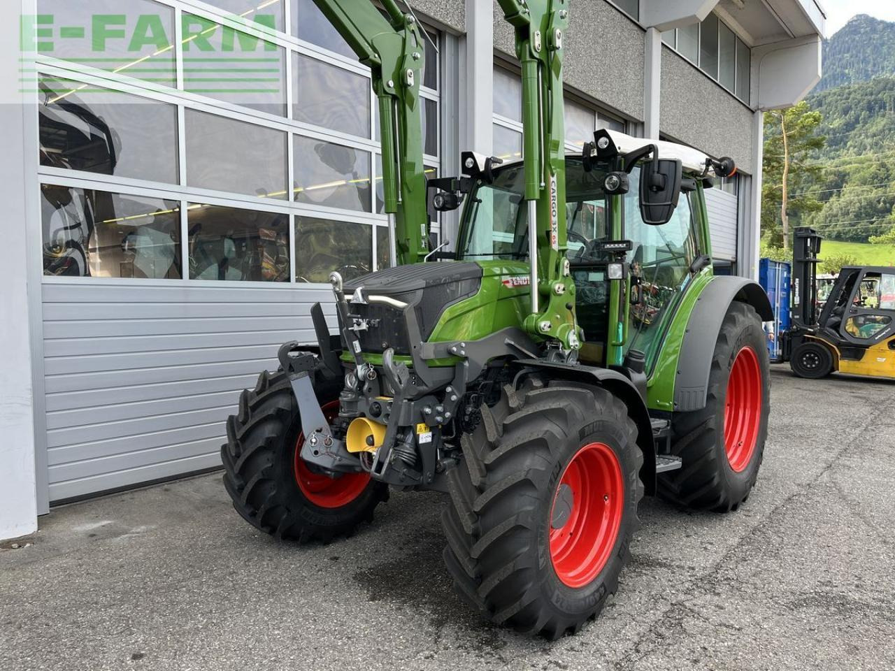 Fendt 211 s vario gen3 power setting 2 - Трактор: фото 3 Fendt 211 s vario gen3 power setting 2 - Трактор: фото 3