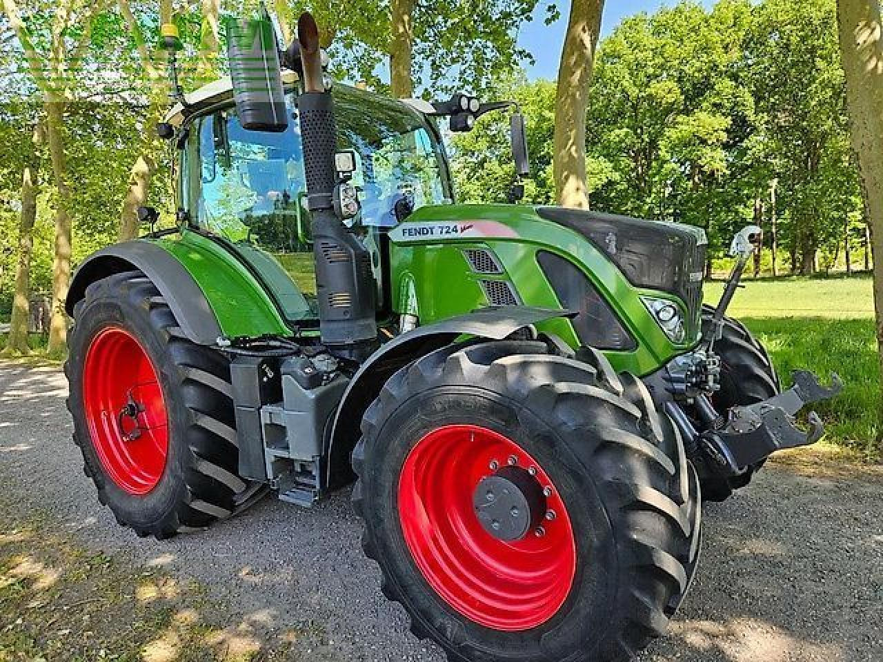 Fendt 724 s4 profi plus (718 720 722 ) - Трактор: фото 2 Fendt 724 s4 profi plus (718 720 722 ) - Трактор: фото 2