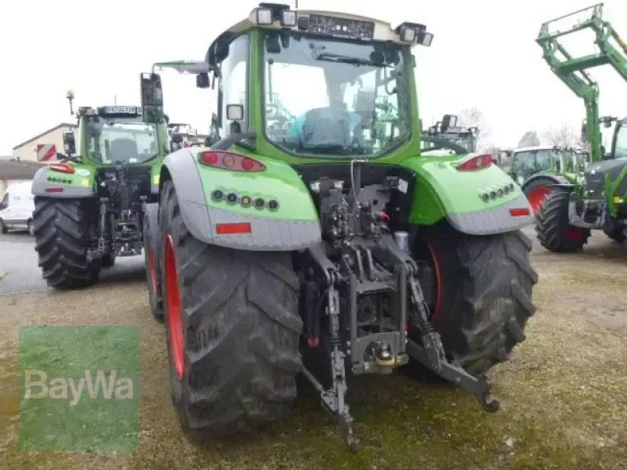 Fendt 724 vario s4 profi plus - Трактор: фото 3 Fendt 724 vario s4 profi plus - Трактор: фото 3