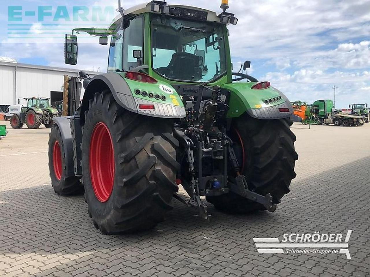 Fendt 724 vario s4 profi plus ProfiPlus - Трактор: фото 3 Fendt 724 vario s4 profi plus ProfiPlus - Трактор: фото 3