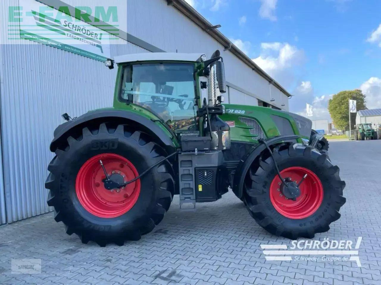 Fendt 828 s4 profi plus - Трактор: фото 2 Fendt 828 s4 profi plus - Трактор: фото 2