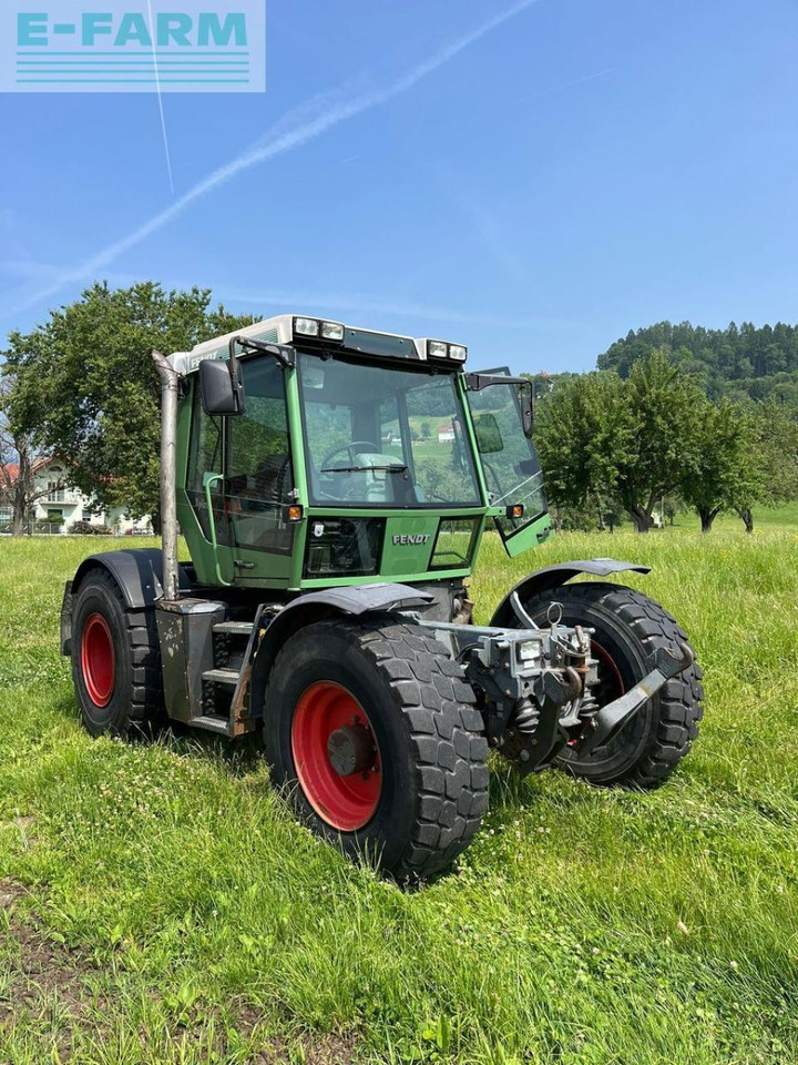 Fendt xylon 524 t - Трактор: фото 1 Fendt xylon 524 t - Трактор: фото 1