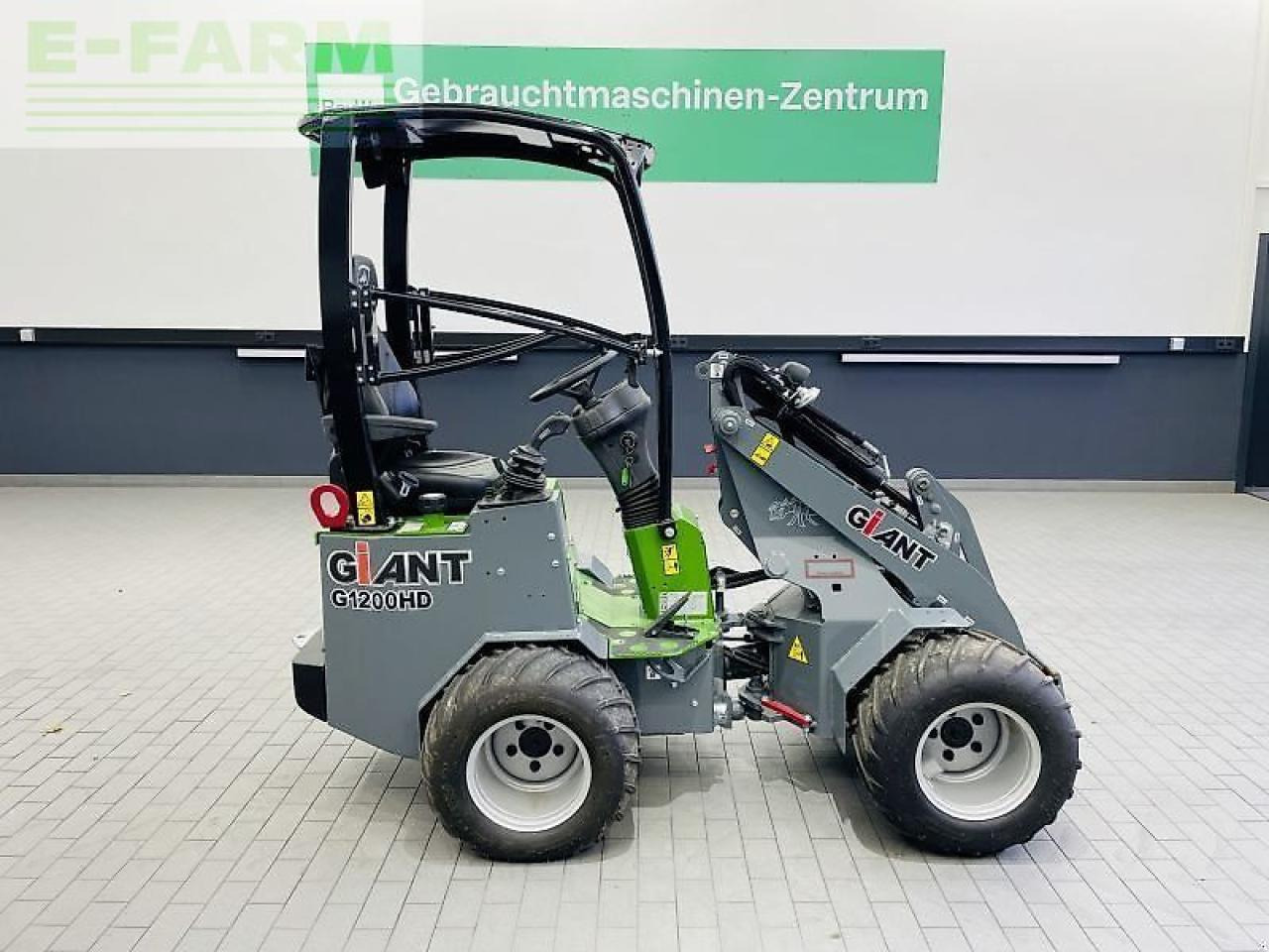 Giant g 1200 - Мини-экскаватор: фото 4 Giant g 1200 - Мини-экскаватор: фото 4