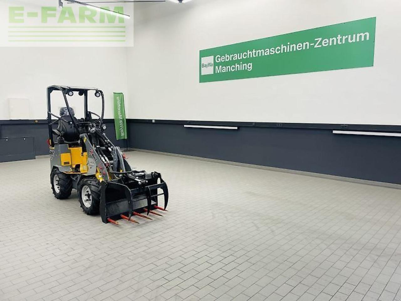 Giant g1200 hd - Мини-экскаватор: фото 1 Giant g1200 hd - Мини-экскаватор: фото 1