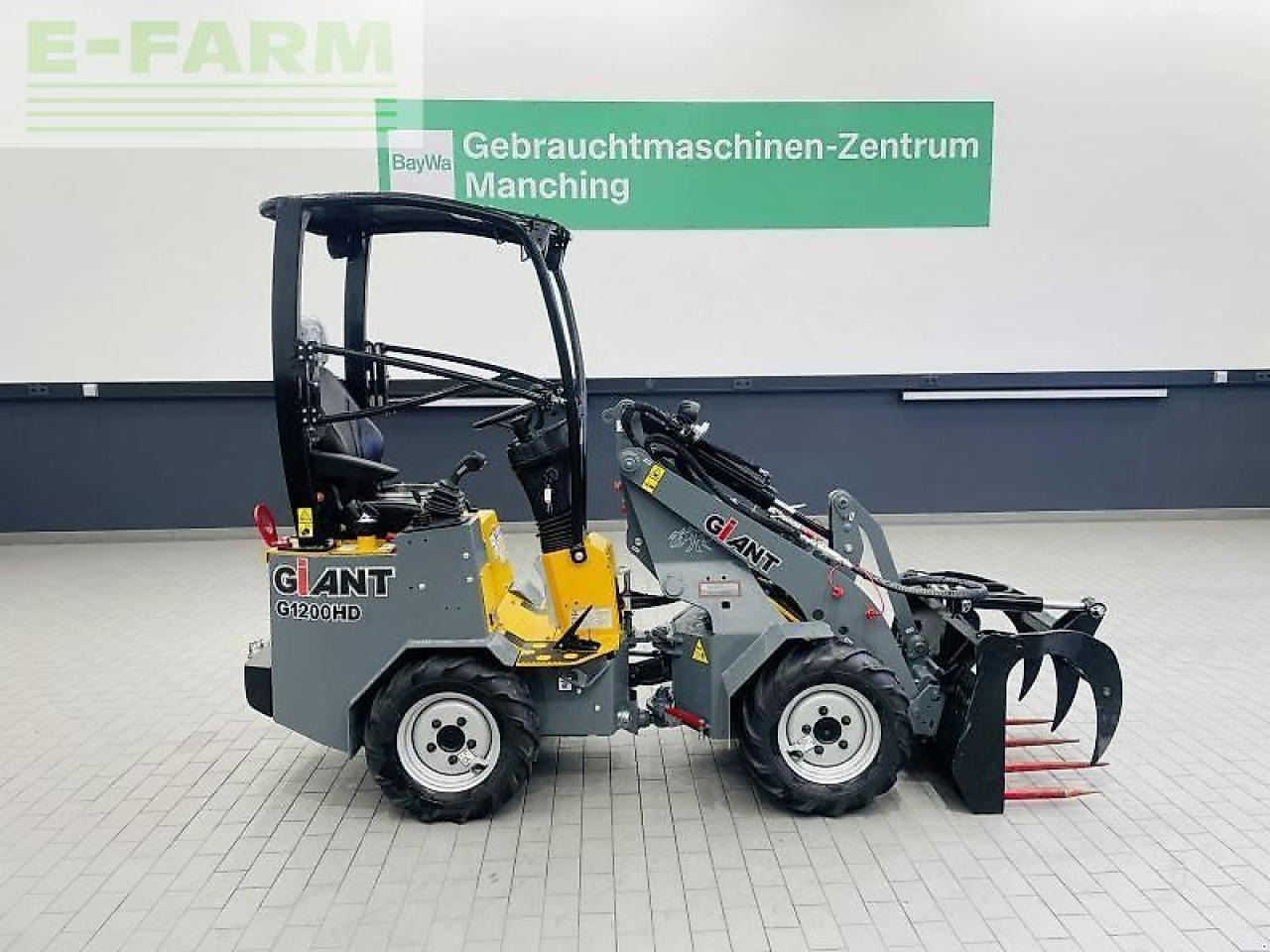 Giant g1200 hd - Мини-экскаватор: фото 4 Giant g1200 hd - Мини-экскаватор: фото 4