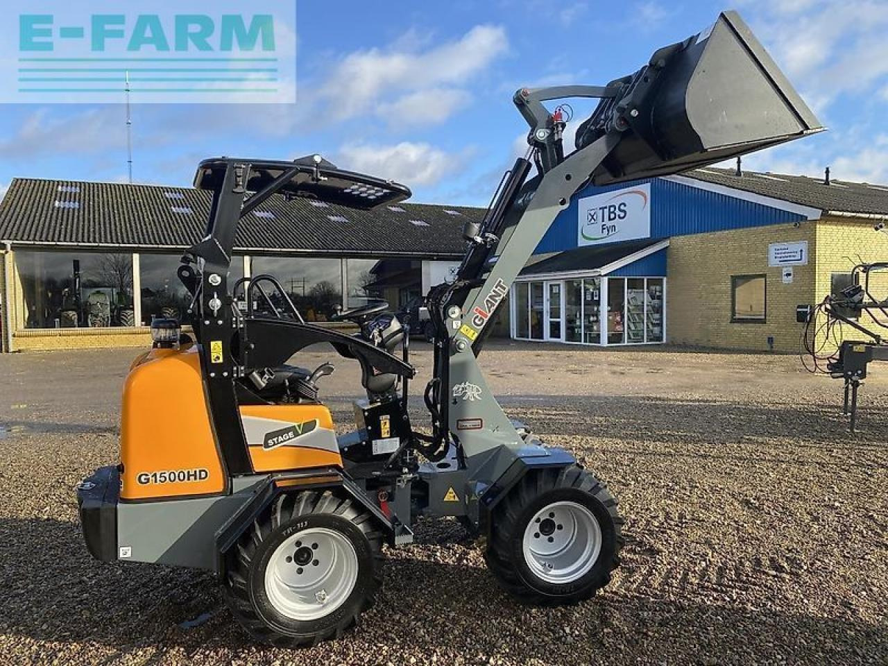 Giant g1500 hd - Мини-экскаватор: фото 2 Giant g1500 hd - Мини-экскаватор: фото 2