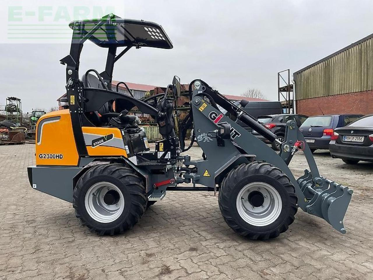 Giant g2300 hd - Мини-экскаватор: фото 2 Giant g2300 hd - Мини-экскаватор: фото 2