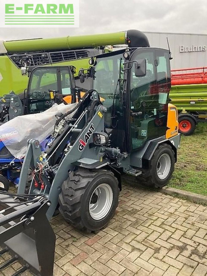 Giant g2300 hd - Мини-экскаватор: фото 1 Giant g2300 hd - Мини-экскаватор: фото 1