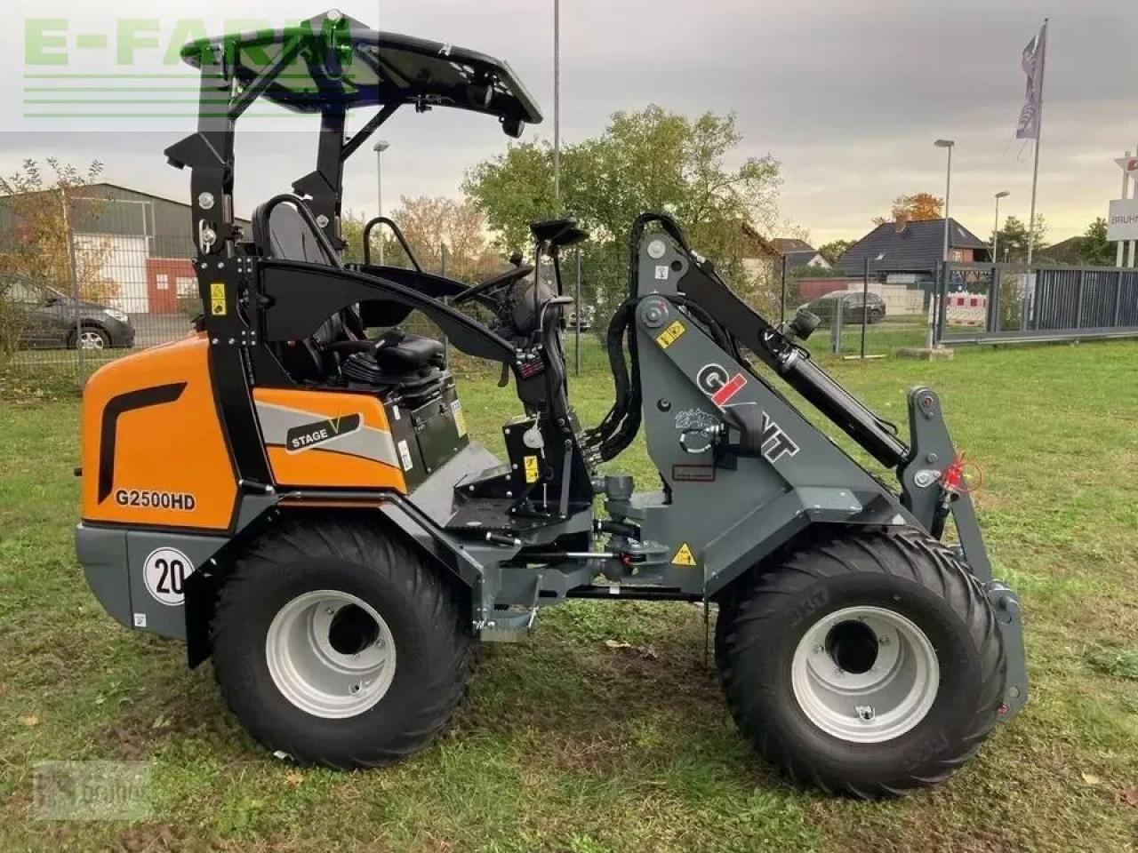 Giant g2500 hd - Мини-экскаватор: фото 2 Giant g2500 hd - Мини-экскаватор: фото 2