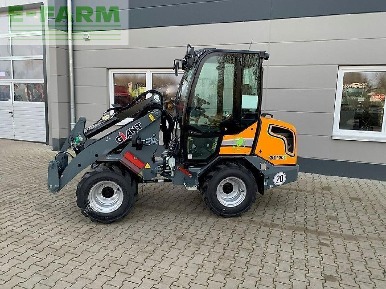 Giant g2700 elektro - Мини-экскаватор: фото 3 Giant g2700 elektro - Мини-экскаватор: фото 3