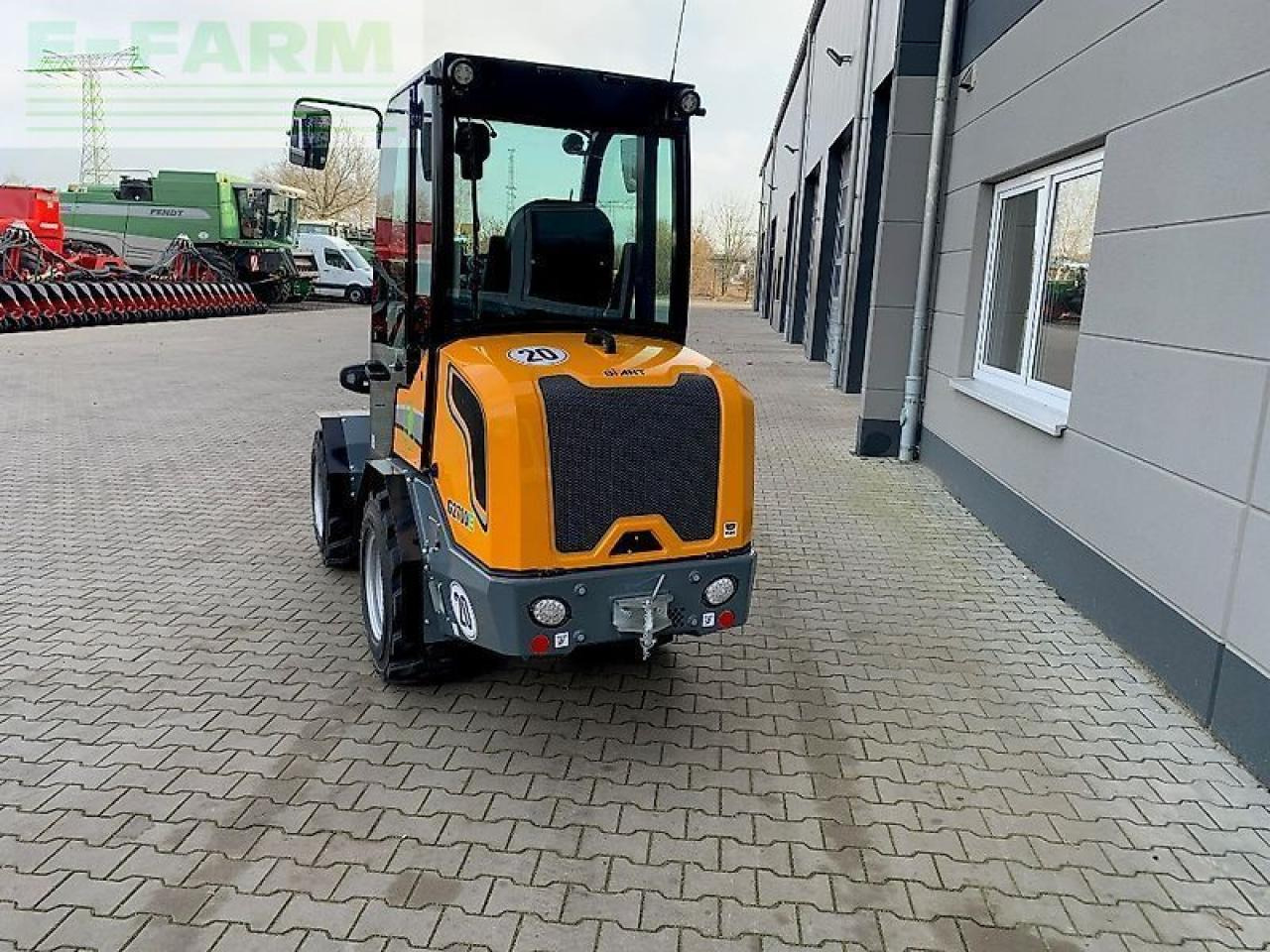 Giant g2700 elektro - Мини-экскаватор: фото 4 Giant g2700 elektro - Мини-экскаватор: фото 4