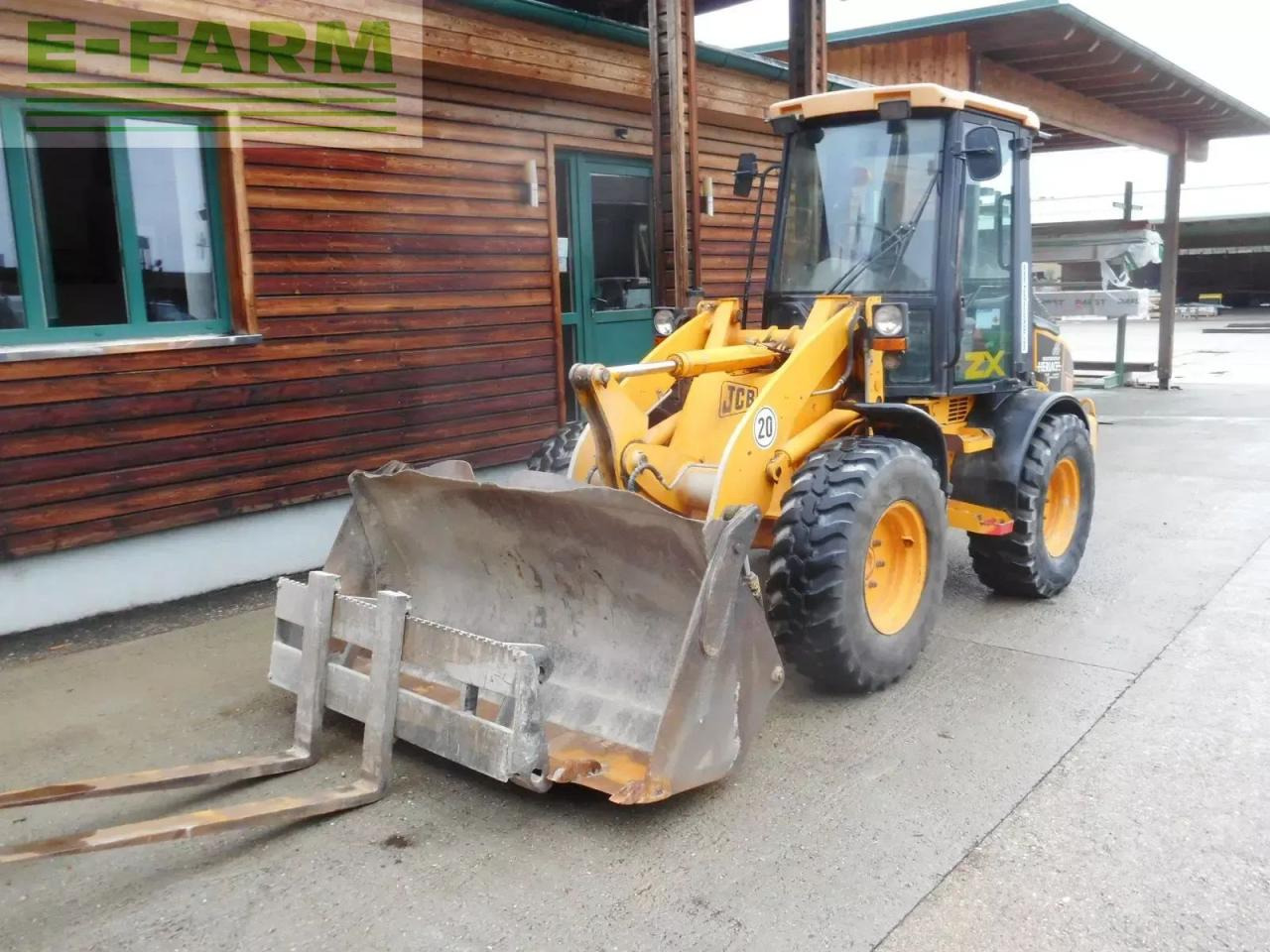 JCB 407 ( 5.400kg ) mit schaufel + gabel - Мини-экскаватор: фото 2 JCB 407 ( 5.400kg ) mit schaufel + gabel - Мини-экскаватор: фото 2