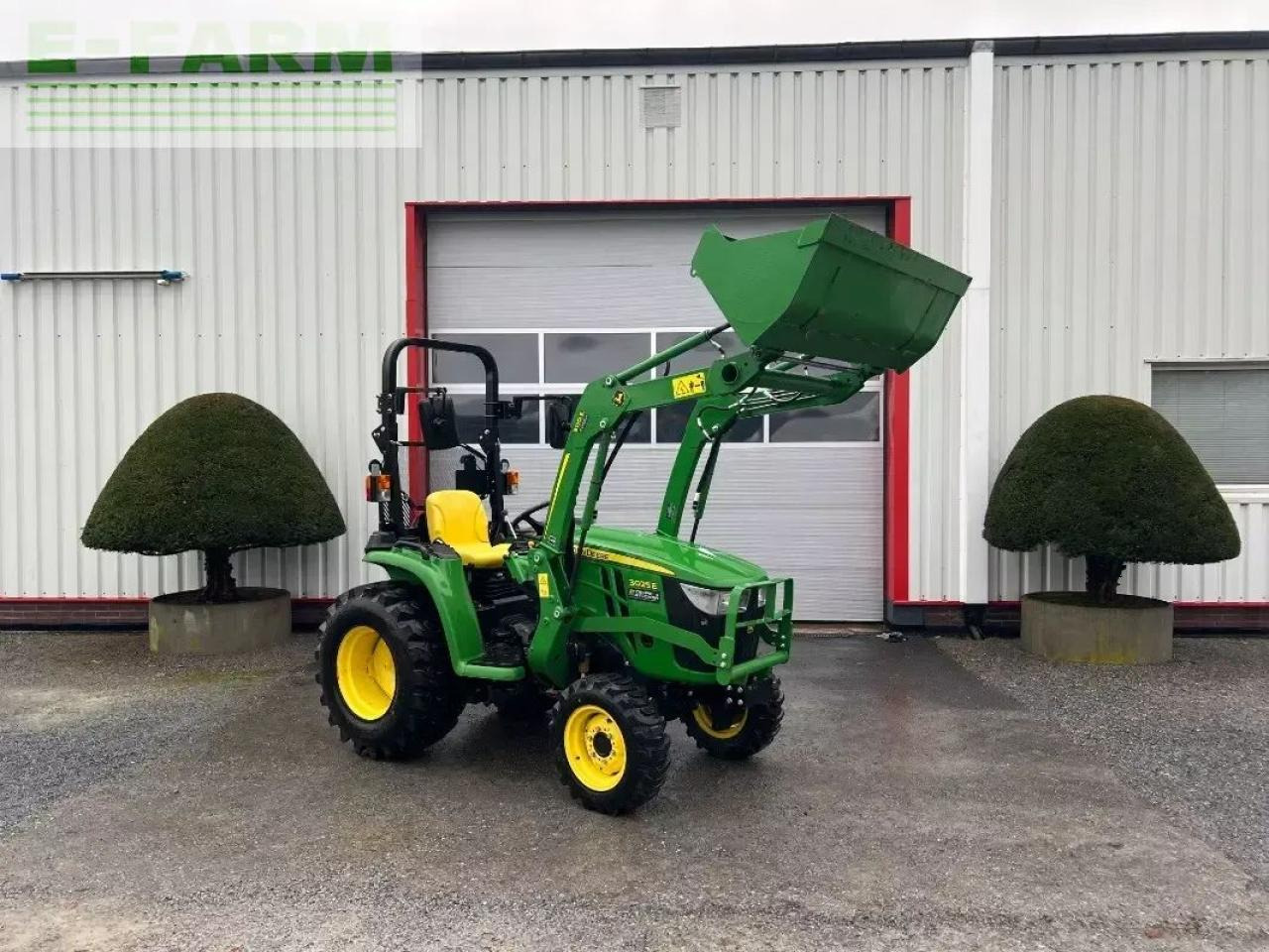 John Deere 3025e - Трактор: фото 1 John Deere 3025e - Трактор: фото 1