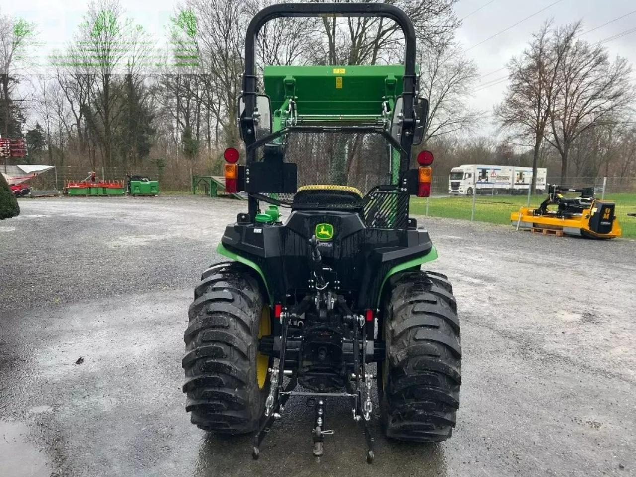 John Deere 3025e - Трактор: фото 4 John Deere 3025e - Трактор: фото 4