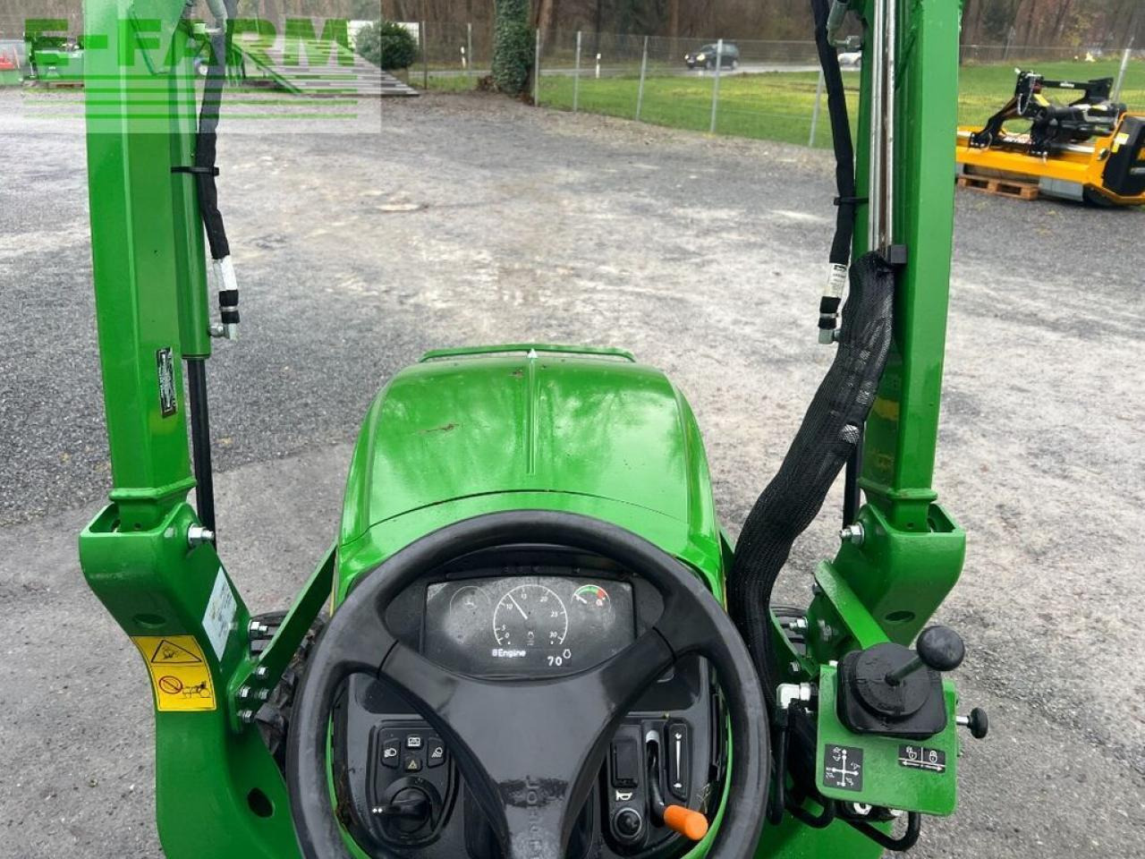 Трактор John Deere 3025e: фото 7 Трактор John Deere 3025e: фото 7