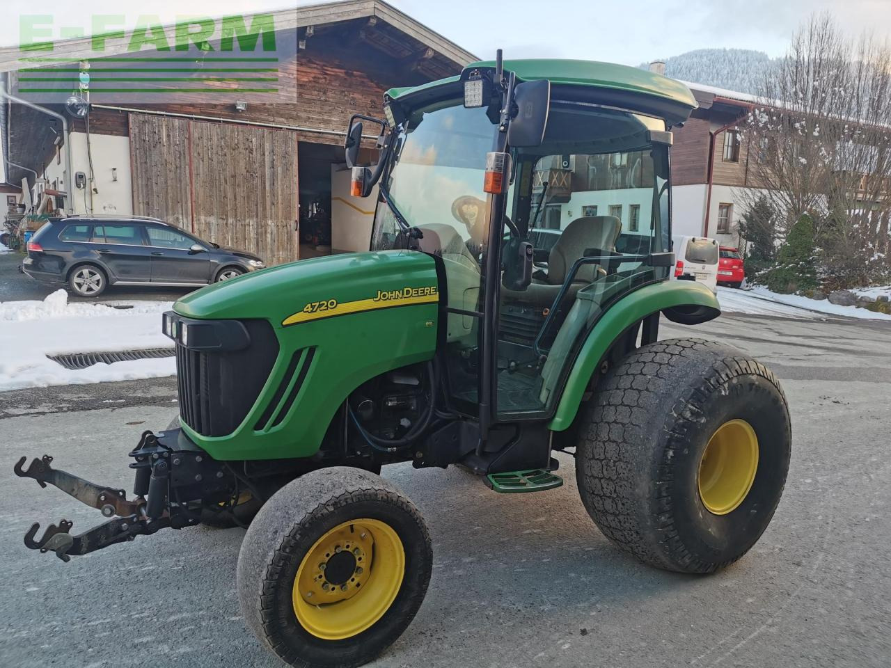 John Deere 4720 - Трактор: фото 1 John Deere 4720 - Трактор: фото 1