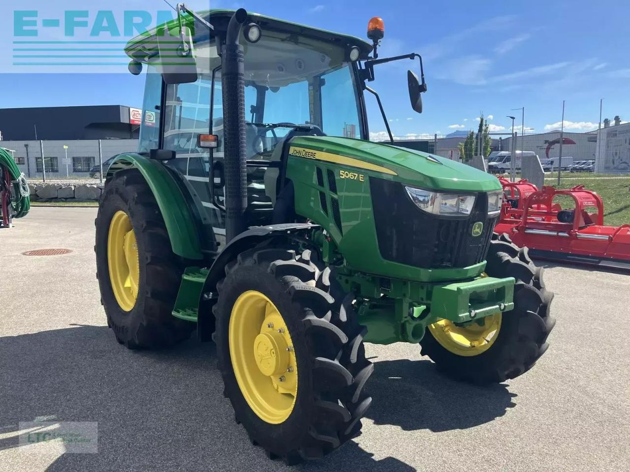 John Deere 5067e - Трактор: фото 2 John Deere 5067e - Трактор: фото 2