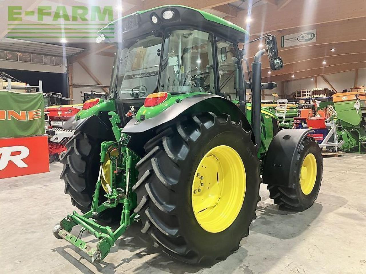 John Deere 5115r - Трактор: фото 3 John Deere 5115r - Трактор: фото 3