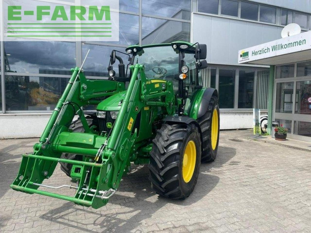 John Deere 5125r 5125 r - Трактор: фото 1 John Deere 5125r 5125 r - Трактор: фото 1