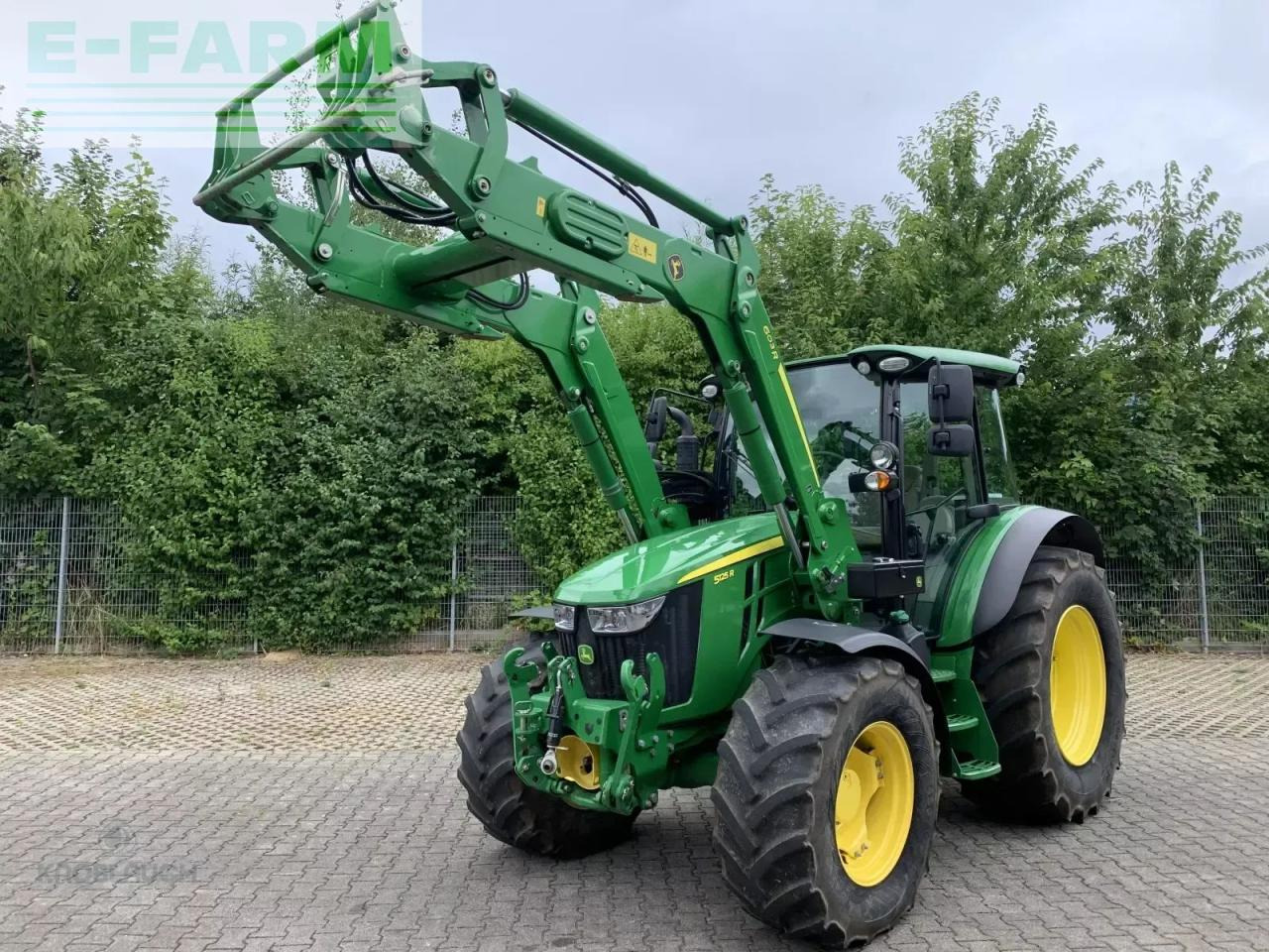 John Deere 5125r - Трактор: фото 1 John Deere 5125r - Трактор: фото 1