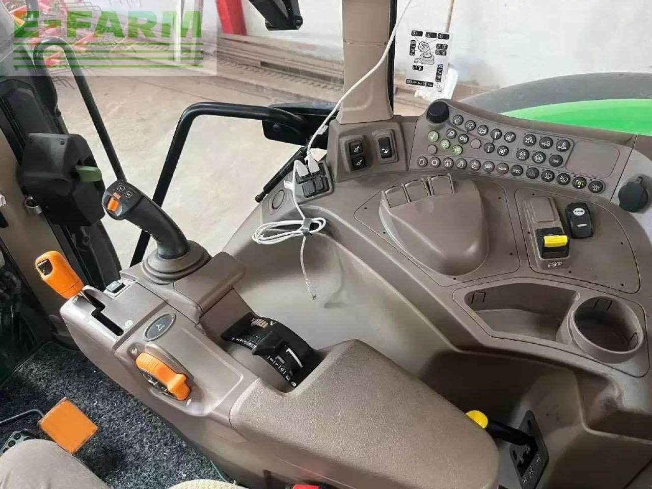 Трактор John Deere 6120 m: фото 8