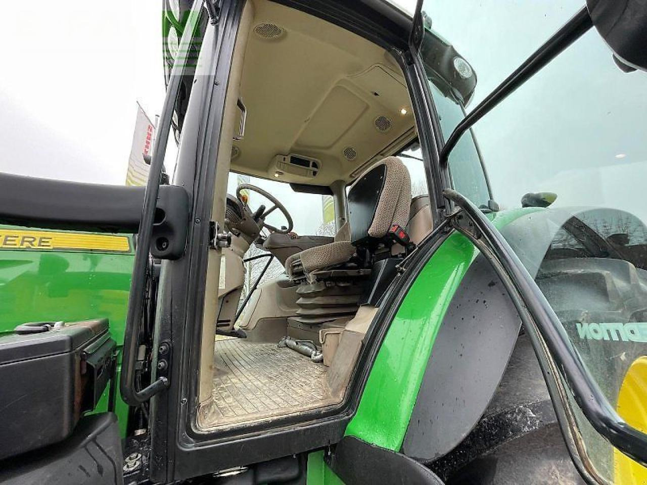 Трактор John Deere 6130r: фото 6