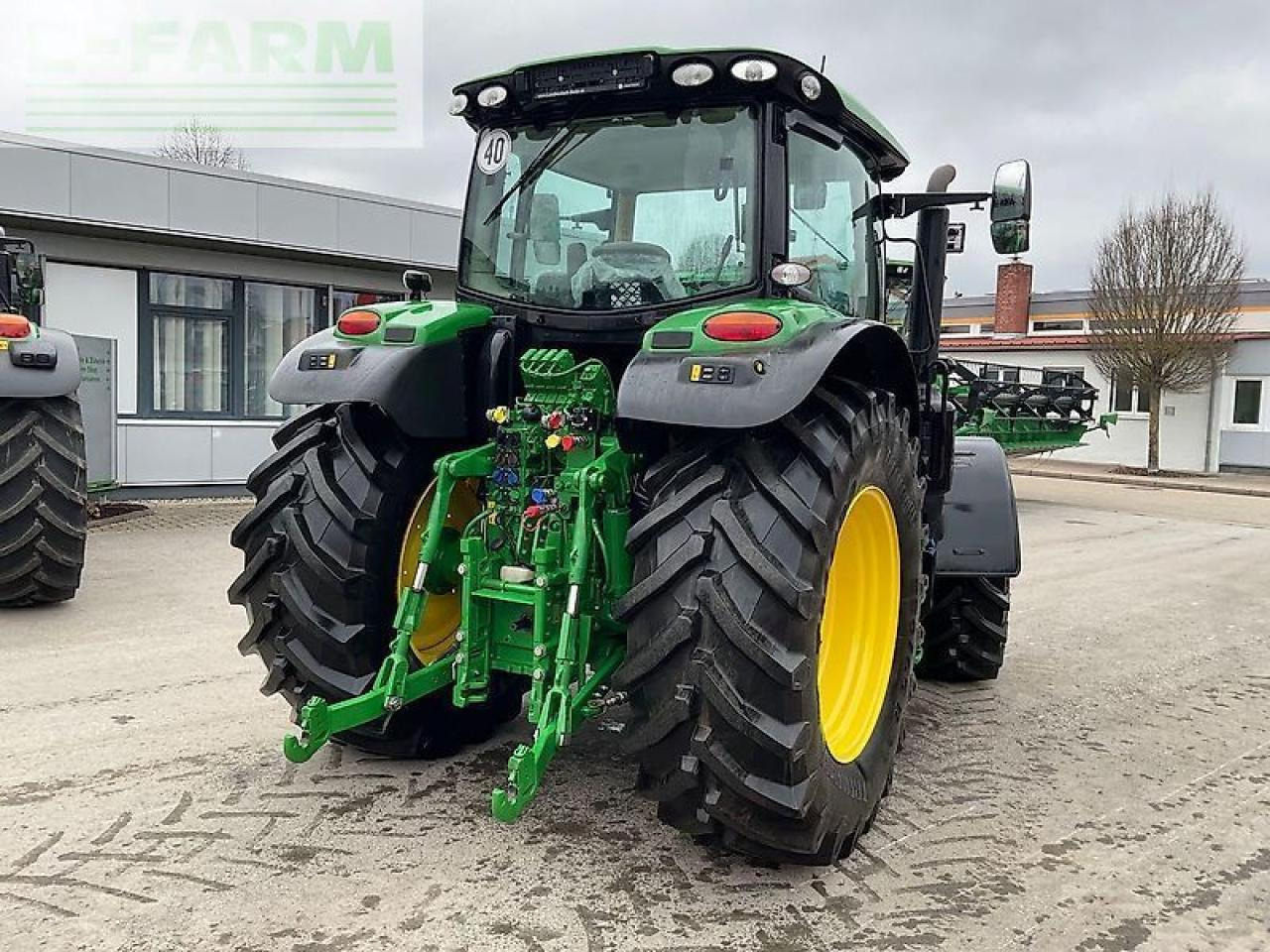 John Deere 6145r - Трактор: фото 3 John Deere 6145r - Трактор: фото 3