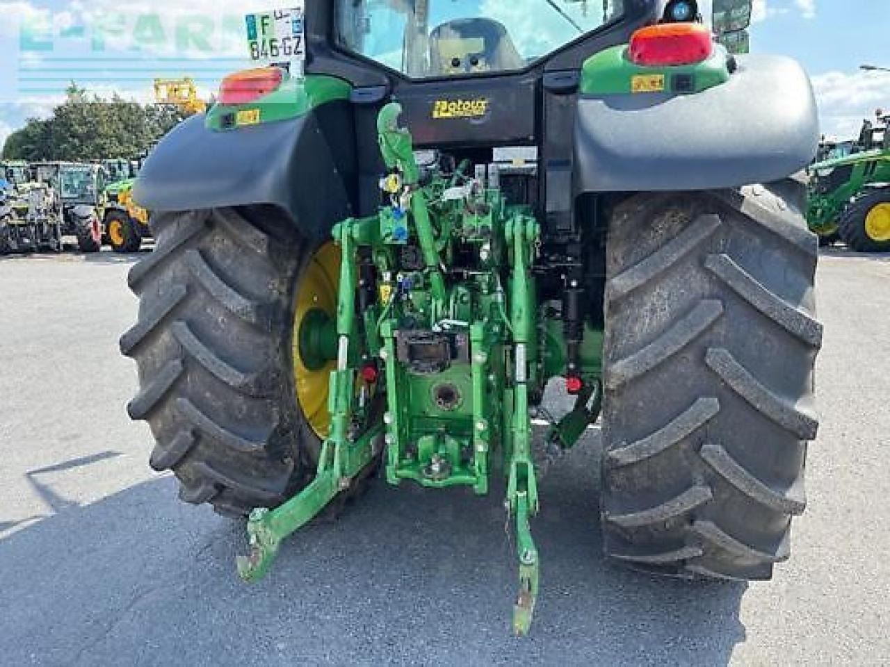 John Deere 6155m - Трактор: фото 3 John Deere 6155m - Трактор: фото 3