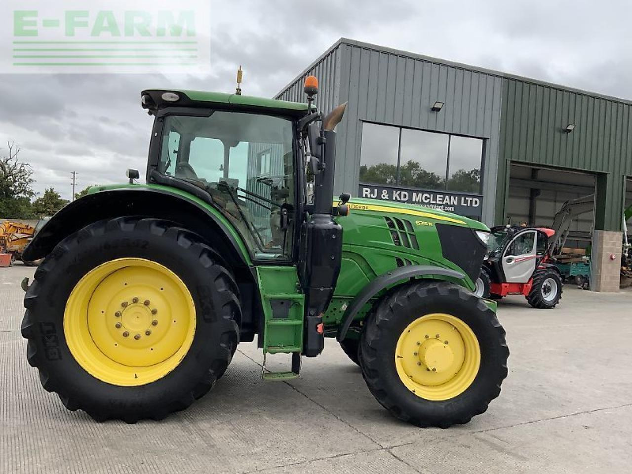 John Deere 6215r tractor (st24142) - Трактор: фото 1 John Deere 6215r tractor (st24142) - Трактор: фото 1