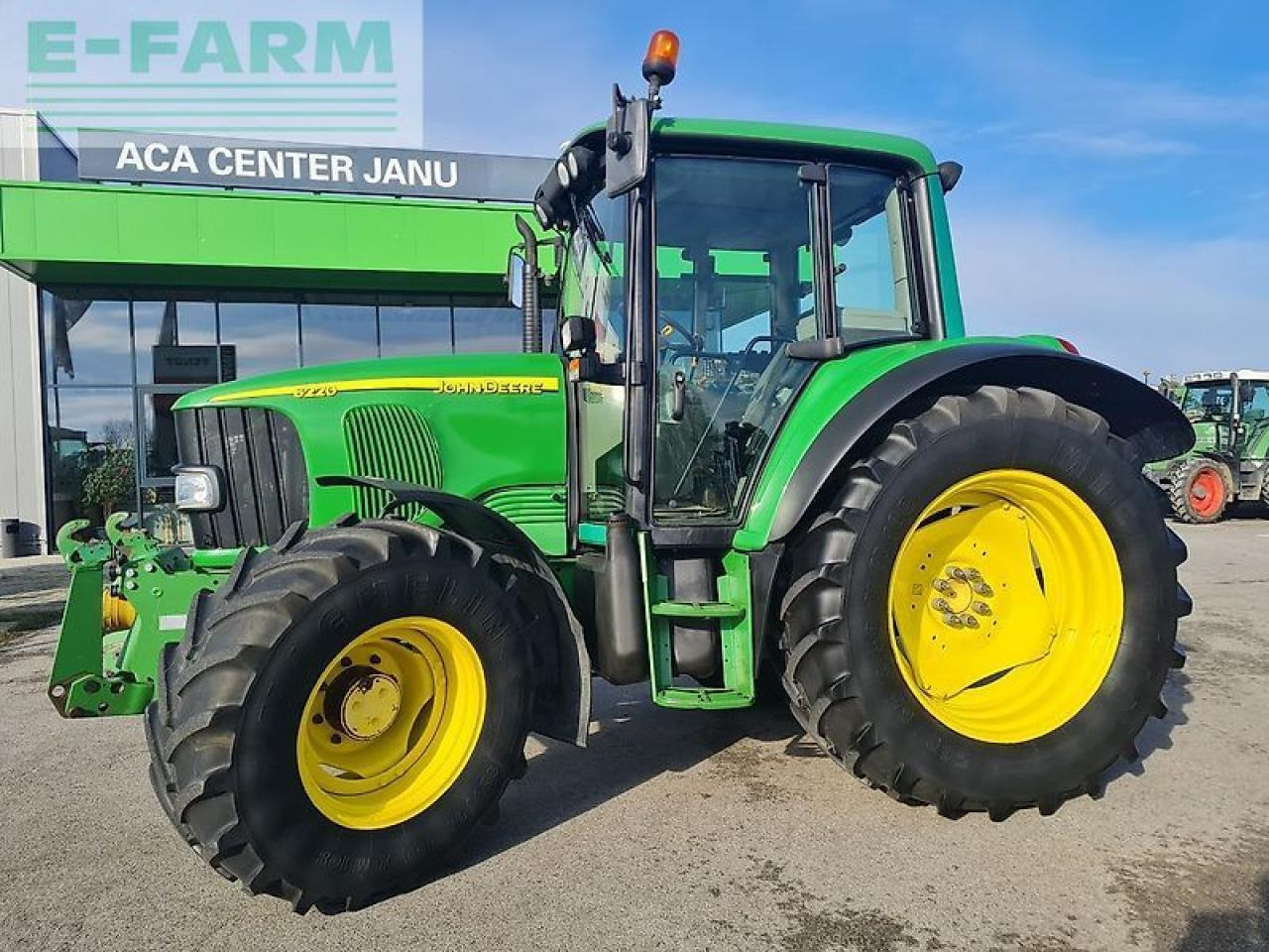 John Deere 6220 premium - Трактор: фото 3 John Deere 6220 premium - Трактор: фото 3