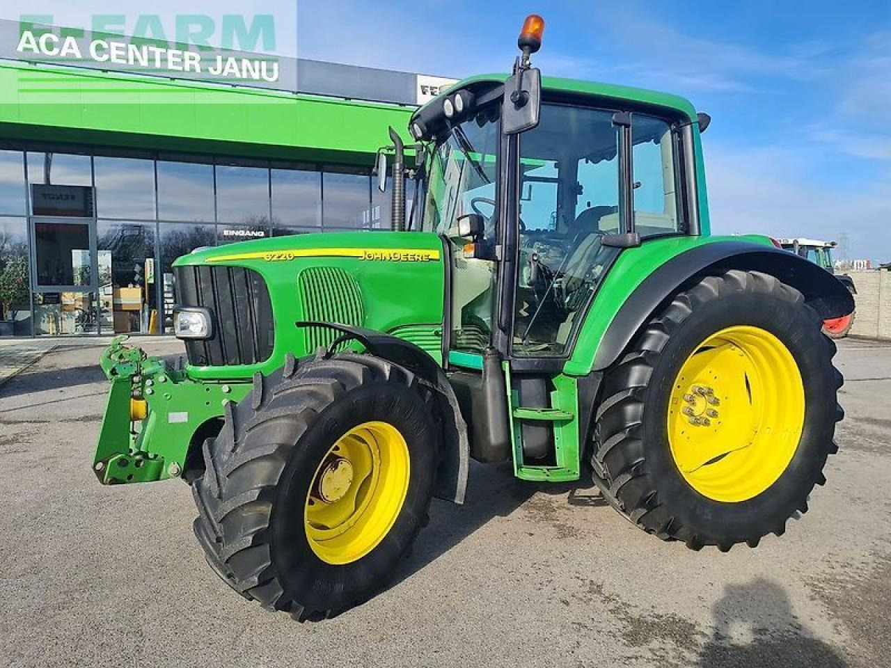 John Deere 6220 premium - Трактор: фото 1 John Deere 6220 premium - Трактор: фото 1