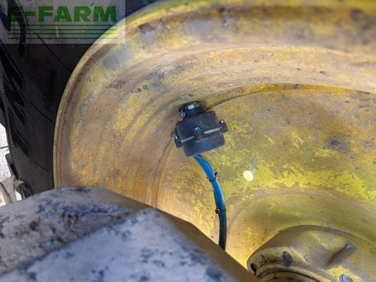 Трактор John Deere 6230r: фото 6