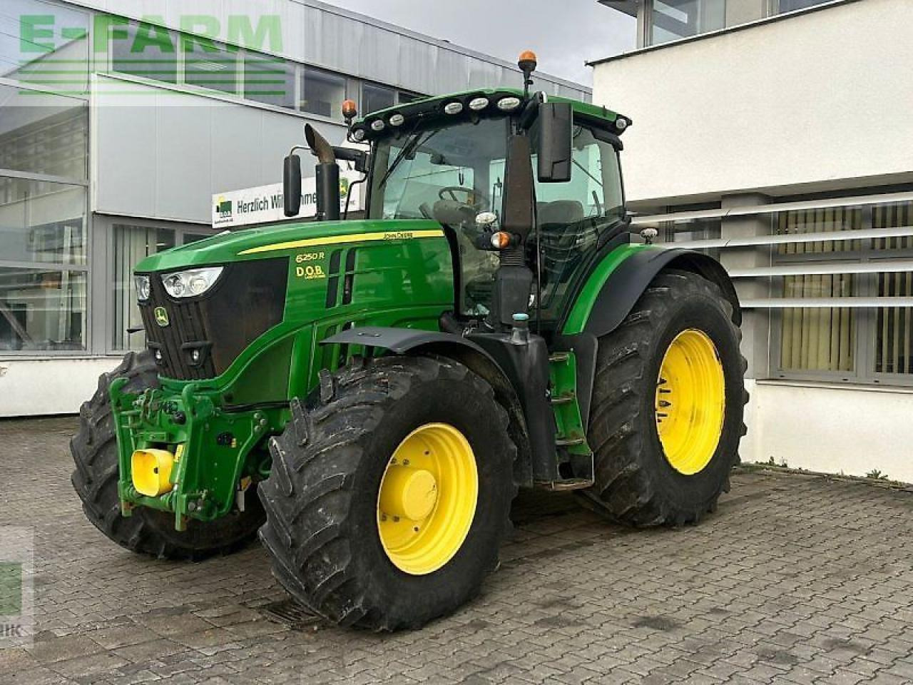 John Deere 6250r 6250 r - Трактор: фото 1 John Deere 6250r 6250 r - Трактор: фото 1