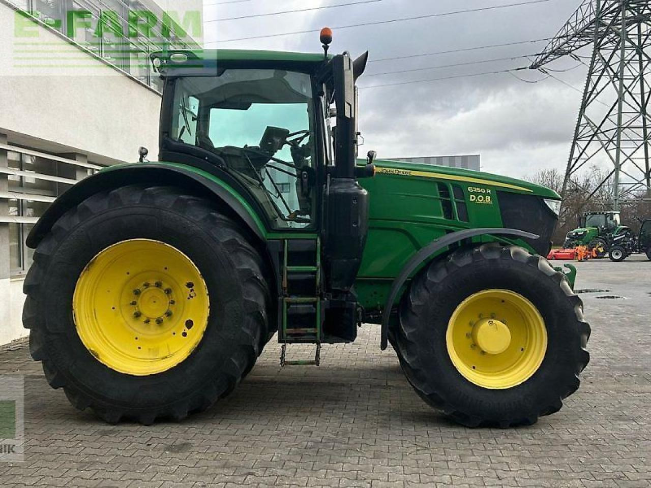 John Deere 6250r 6250 r - Трактор: фото 5 John Deere 6250r 6250 r - Трактор: фото 5