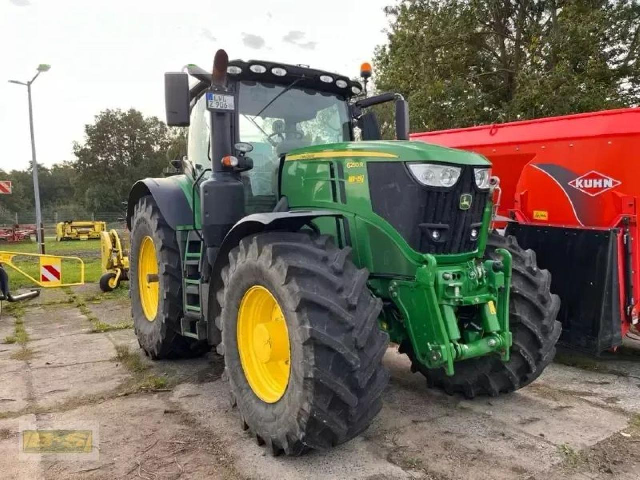 Трактор John Deere 6250r: фото 8