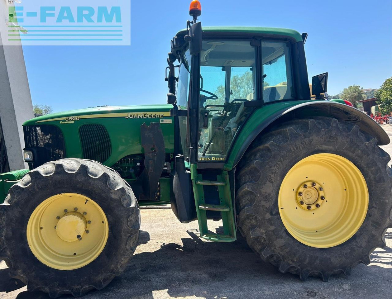 John Deere 6520 - Трактор: фото 1 John Deere 6520 - Трактор: фото 1