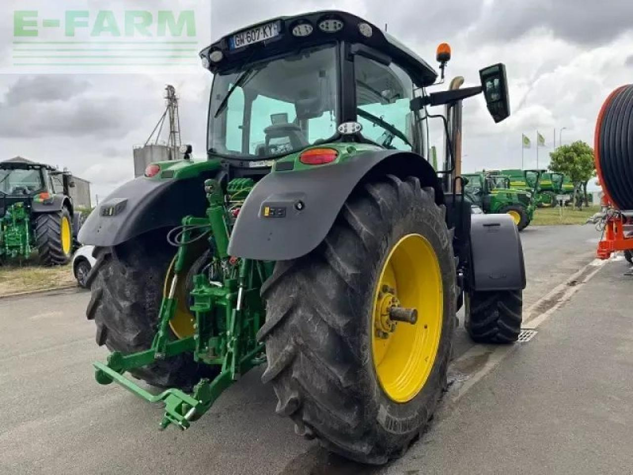 John Deere 6r 155 - Трактор: фото 3 John Deere 6r 155 - Трактор: фото 3