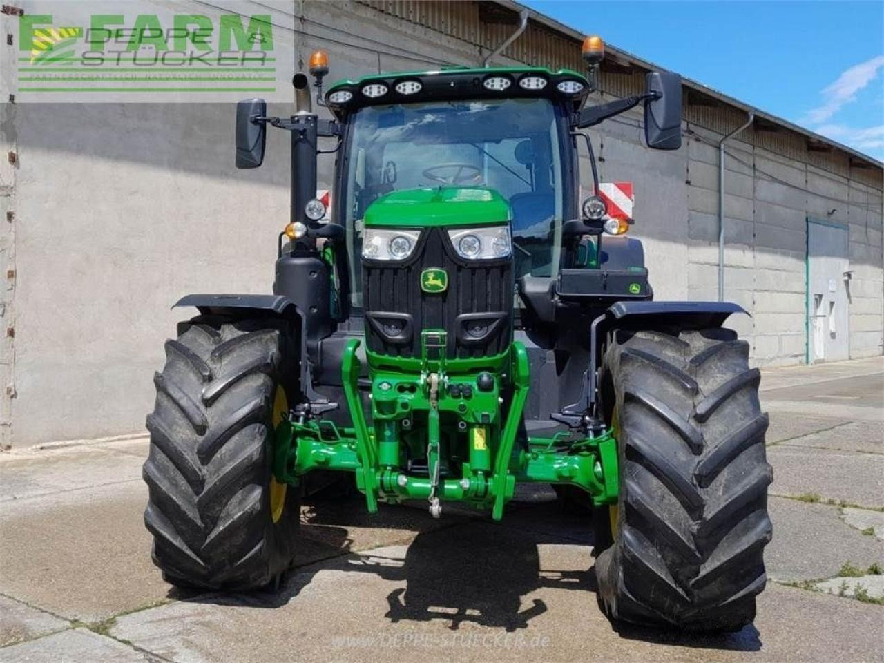 John Deere 6r 215 - Трактор: фото 4 John Deere 6r 215 - Трактор: фото 4