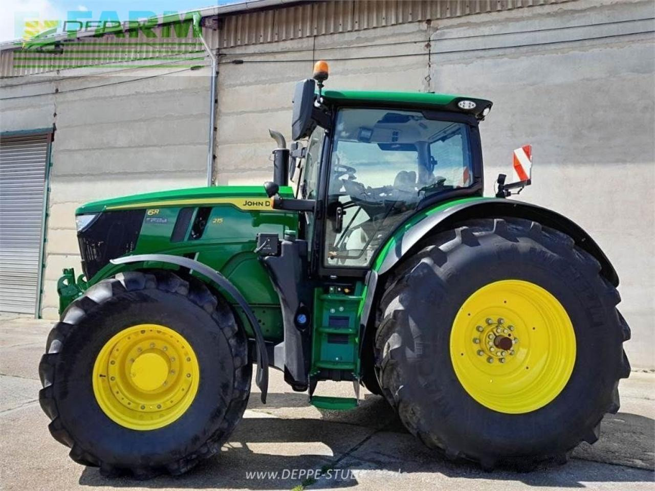 John Deere 6r 215 - Трактор: фото 3 John Deere 6r 215 - Трактор: фото 3