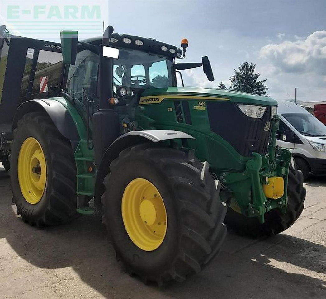 John Deere 6r 215 - Трактор: фото 3 John Deere 6r 215 - Трактор: фото 3