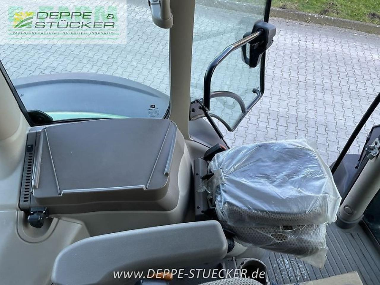 Трактор John Deere 6r 250: фото 6