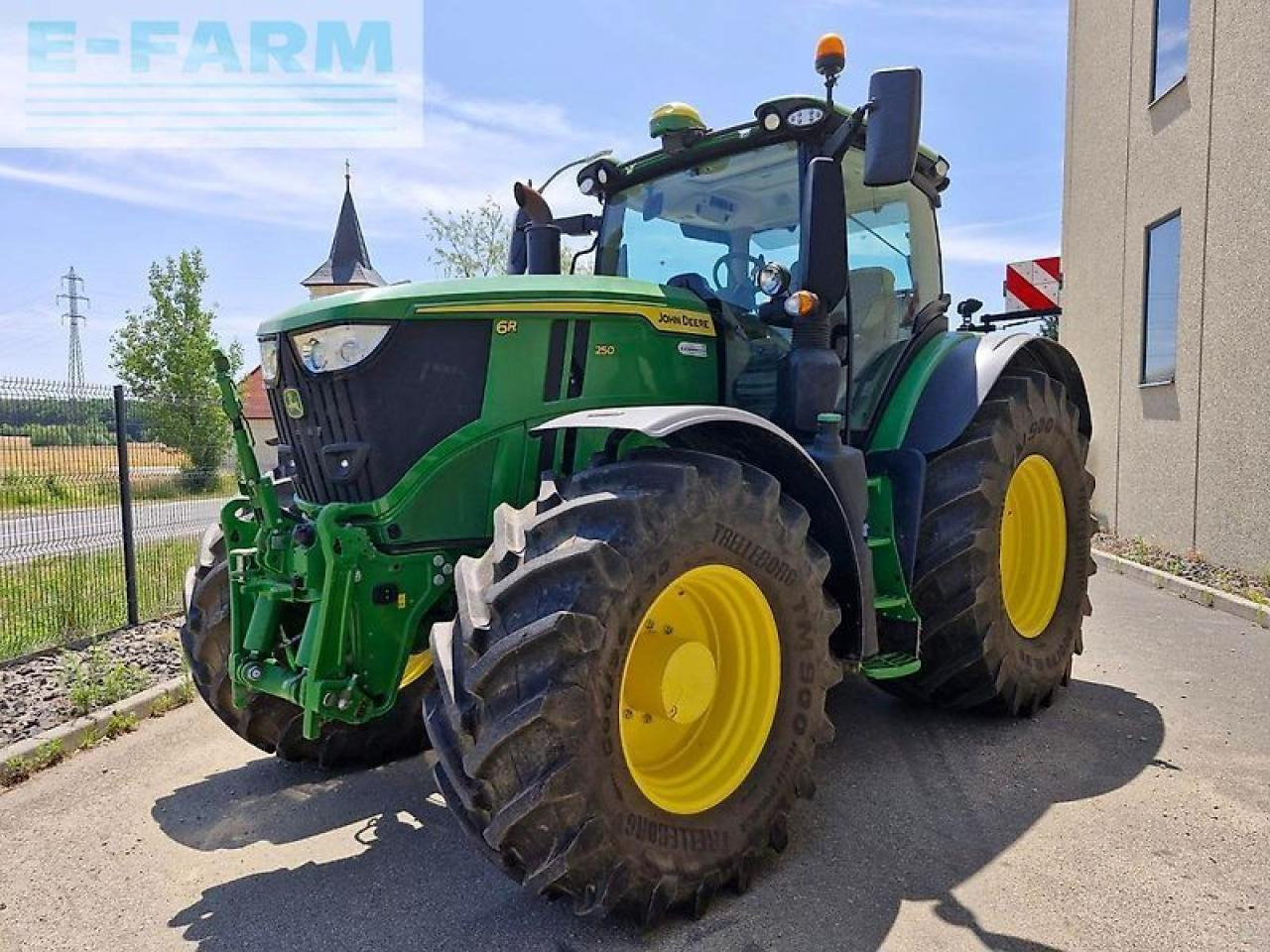John Deere 6r 250 - Трактор: фото 2 John Deere 6r 250 - Трактор: фото 2