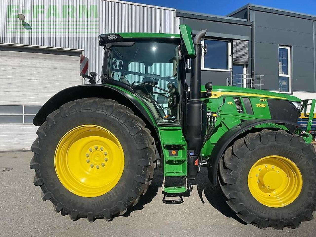 John Deere 6r215 / 6r 215 - Трактор: фото 1 John Deere 6r215 / 6r 215 - Трактор: фото 1