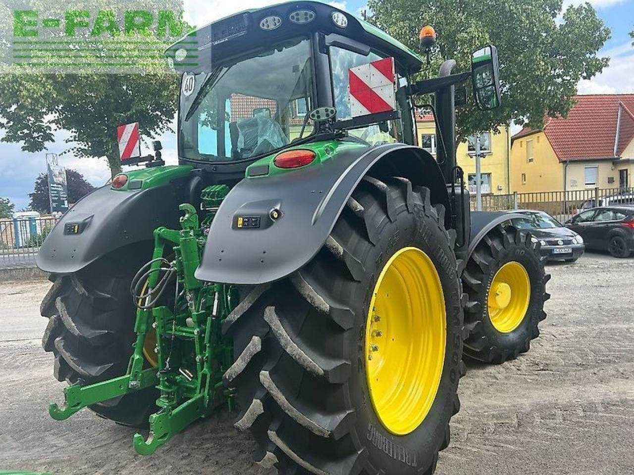 John Deere 6r215 - Трактор: фото 4 John Deere 6r215 - Трактор: фото 4