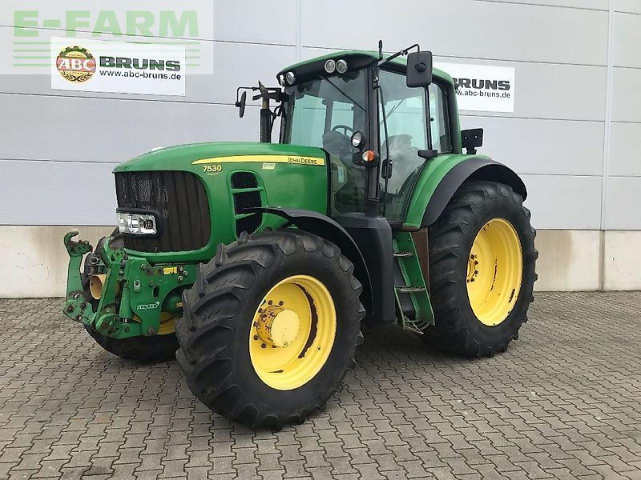 John Deere 7530 - Трактор: фото 1 John Deere 7530 - Трактор: фото 1