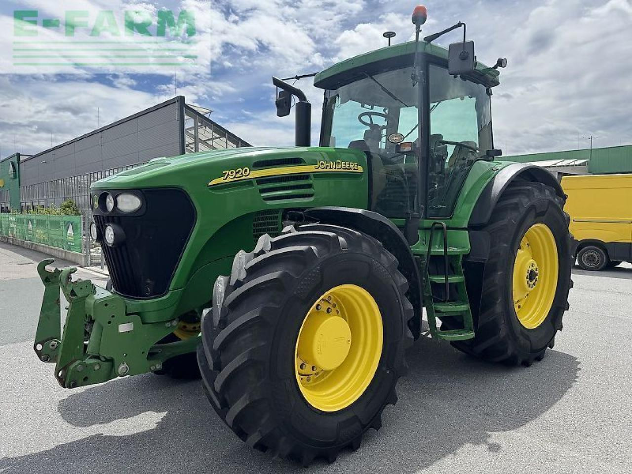 John Deere 7920 - Трактор: фото 1 John Deere 7920 - Трактор: фото 1