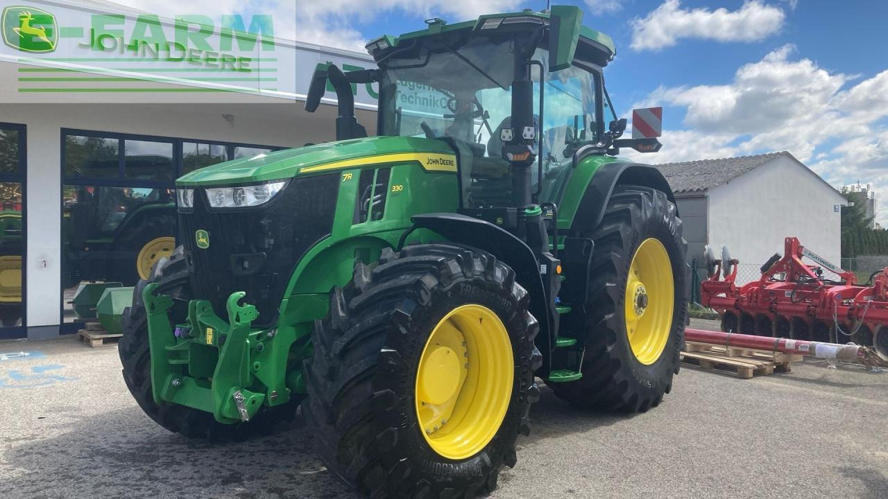 John Deere 7R 330 - Трактор: фото 1 John Deere 7R 330 - Трактор: фото 1