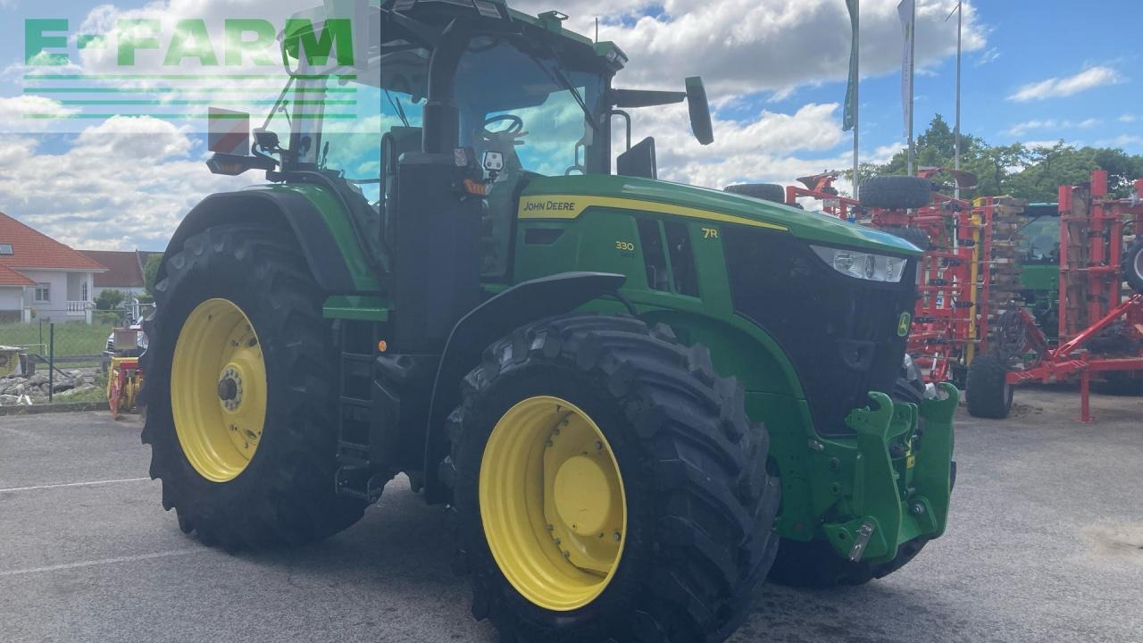 John Deere 7R 330 - Трактор: фото 4 John Deere 7R 330 - Трактор: фото 4