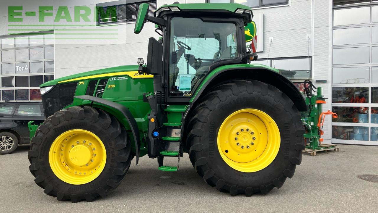 John Deere 7R 330 - Трактор: фото 2 John Deere 7R 330 - Трактор: фото 2